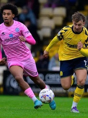 Cầu thủ ở Anh móc tiền túi hoàn vé cho CĐV sau trận thua tan nát