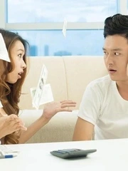 Tay trắng sau 30 năm 'nộp lương' cho vợ