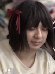 Giả gái để trả thù... mẹ