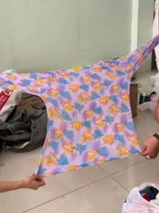 Thanh niên ngỡ ngàng với chiếc áo 'thần kỳ'