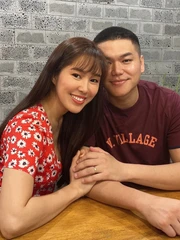 Chồng kém 7 tuổi của Lê Phương phản ứng khi bị gọi là 'tình trẻ'