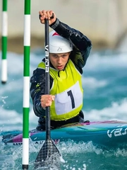 Ngôi sao Olympic bị cấm thi đấu vì đăng ảnh nhạy cảm trên máy bay