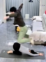 Chồng liên tục 'gặp nạn' vì trêu vợ