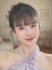 Mẹ ruột Khởi My tiết lộ tình trạng hôn nhân của con gái