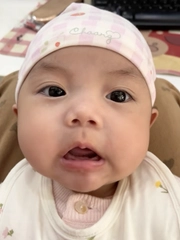 18 triệu người xem clip em bé tập hát, có gì hot?