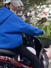 Chàng trai gặp nạn vì chạy xe máy kiểu 'cà chớn'