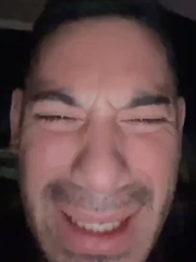 Anh chàng Mỹ mếu máo vì bị thầy giáo AI dạy tiếng Việt mắng sa sả