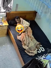 Ngủ đến 12h chưa dậy, bố mở ngay bài nhạc đúng y hoàn cảnh