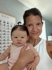 Kiếm được 5 tỉ nhờ chăm búp bê như con