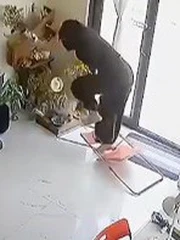 Thần tài gặp hạn vì chiếc ghế hư hỏng