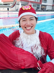 Ánh Viên lại cosplay 'bà già Noel', vui Giáng sinh với clip hài