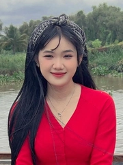 Dương Ái Vy là ai mà vừa nổi đã bị gọi tên?