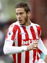 Cựu sao Ngoại hạng Anh Ramadan Sobhi đi tù vì gian lận thi cử