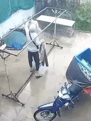 Anh chàng shipper gây sốt mạng xã hội vì quá đáng yêu