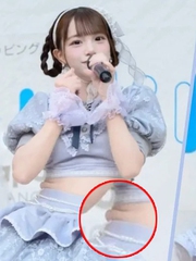 Nữ idol nhờ fan chỉnh ảnh 'lộ bé mỡ' và cái kết