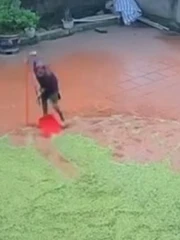 Bán anh em xa, mua láng giềng gần