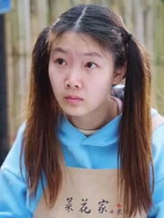 Chị gái nổi cáu với cô em báo thủ