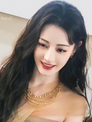 Visual kiều diễm của Địch Lệ Nhiệt Ba gây sốt khi tái xuất