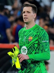 Thủ môn Szczesny của Barca thất bại trong cuộc chiến… cai thuốc lá