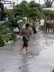 Thợ đổ bê tông chán không muốn nói với 'thần men đại hiệp'