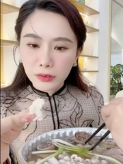 MC Anh Thơ tởn đến già khi ăn phải lòng se điếu dai như cao su