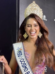 Nhan sắc Miss Cosmo Brazil đến Việt Nam khiến fan mê mẩn