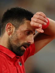 Alcaraz và Sinner đang xem Djokovic là 'bia bắn' để khẳng định tên tuổi