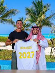 Đặc quyền xa hoa của Ronaldo ở bản hợp đồng lịch sử với Al Nassr