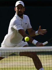 Djokovic tuyên bố không giải nghệ sau trận thua sốc Sinner ở Wimbledon