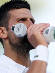 Chai nước ‘không thể mua’ của Wimbledon bị hét giá ở chợ đen