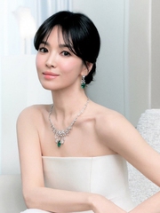 Song Hye Kyo tiết lộ mối quan hệ với cựu chủ tịch Doosan
