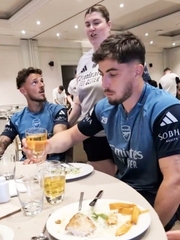 Fan Arsenal ngất ngây trước body khác lạ của Kai Havertz