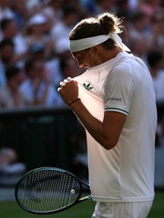 Alexander Zverev cân nhắc trị liệu tâm lý sau thất bại ở Wimbledon 2025
