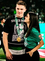 Gyokeres chia tay bạn gái người mẫu để quyết tâm rời Sporting Lisbon