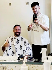 Real Madrid đưa thợ cắt tóc từ Tây Ban Nha sang Mỹ để 'làm đẹp'