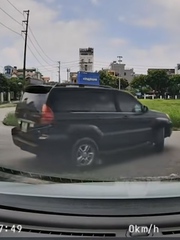 Một pha quay đầu ô tô không ai có thể đoán trước được