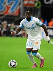 Thua trận, Marseille còn bị thiệt quân vì lý do khó đỡ