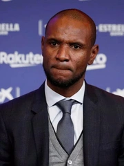 Cựu hậu vệ Barca Eric Abidal khẳng định mình… còn sống