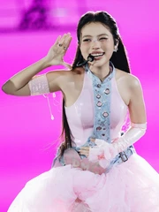 Phương Mỹ Chi tổng kết 'khối tài sản khủng' năm cũ: Sai trĩu và tự hào