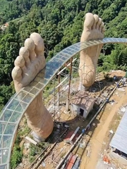 Thực hư 'cầu Vàng phiên bản bàn chân' đang viral cõi mạng