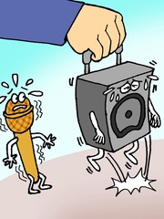 Hát karaoke có thể bị tịch thu phương tiện gây tiếng ồn