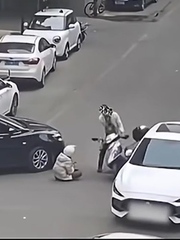 Cô gái khổ sở vì gặp anh tài xế 'báo quá báo'