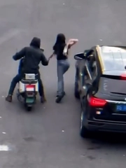 Nữ tài xế thông minh hay tên cướp ngốc nghếch?