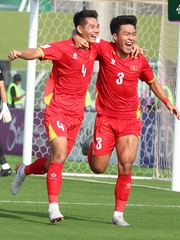 Bộ phận cơ thể nào của Lý Đức đang thu hút sự chú ý nhất?