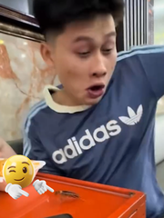 Nếu anh biến thành con gián em có yêu anh không?