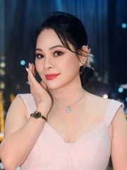 Sự nghiệp của ca sĩ Đông Đào trước khi bỏ 100 tỉ xây nhà máy nước