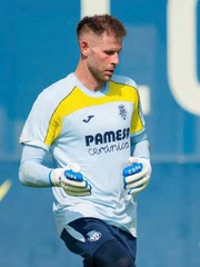 Thủ môn lỡ trận Champions League vì bị cướp khống chế cả tiếng đồng hồ