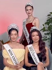 Top 5 'Miss Universe Vietnam' vẫn vui vẻ đi giao lưu sau lộ tin nhắn nói xấu nhau