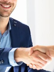 Thất nghiệp suốt 2 năm, anh chàng xem bói online và cái kết