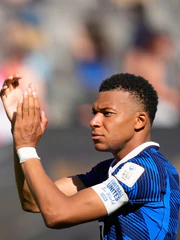 Mbappe tiết lộ thói quen lạ trong giày thi đấu